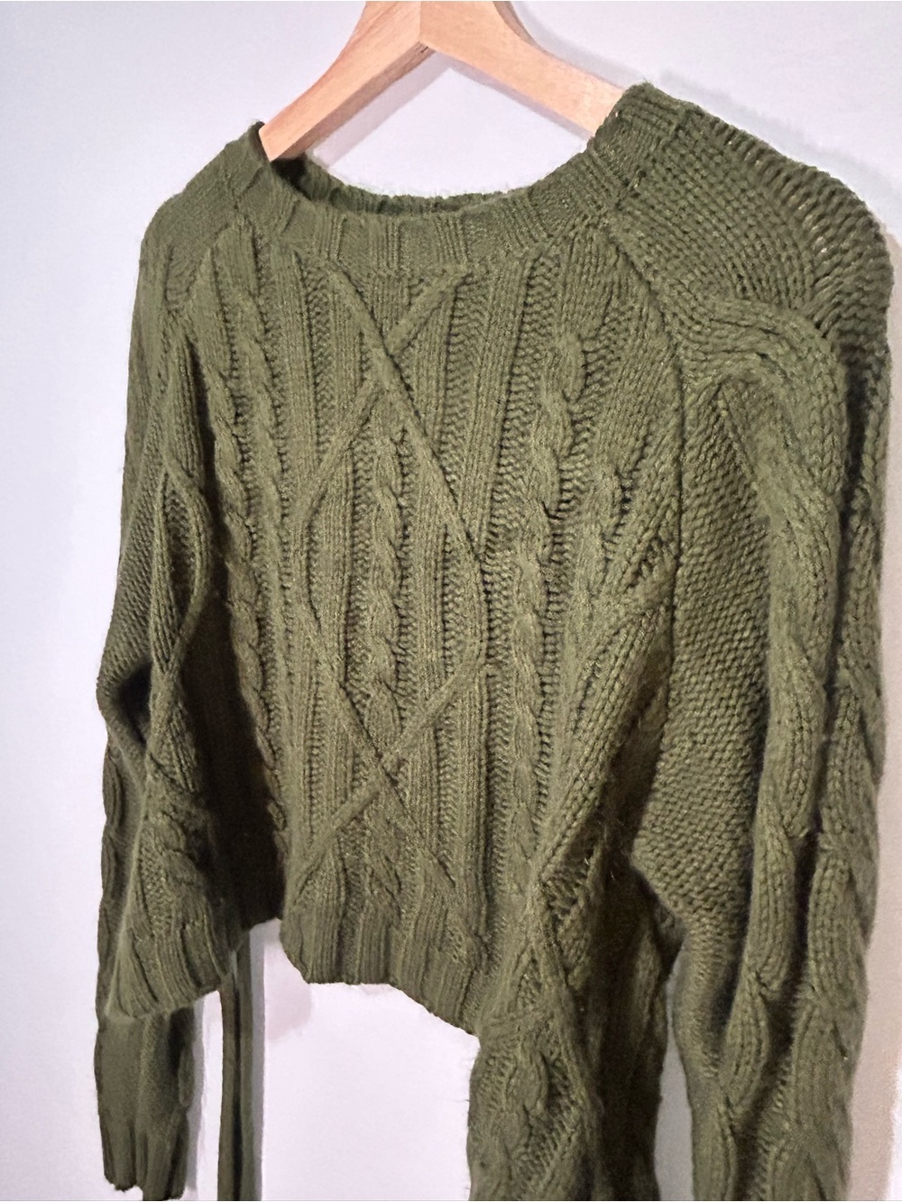 Back-Tied Olive Green Acrylic Chunky Cable Knit Cropped Sweater Size S - Picture 4 of 7